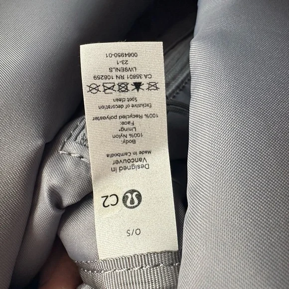 EUC/Like new Lululemon athletica Silver/Gray Crossbody Bag - Picture 11 of 14